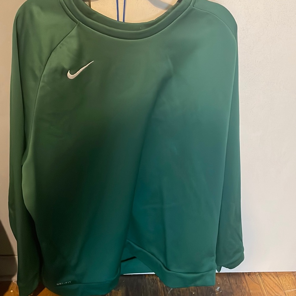 Nike dri -fit green